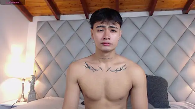 Snapshot of Clement_Reyes chatting on 10-21-25, 12:50 Clement Reyes online show from 10-21-25, 12:50