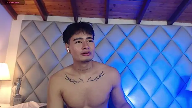 Snapshot of Clement_Reyes chatting on 11-04-25, 01:21 Clement Reyes online show from 11-04-25, 01:21