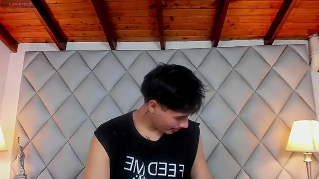 Snapshot of Clement_Reyes chatting on 11-19-25, 01:11 Clement Reyes online show from 11-19-25, 01:11