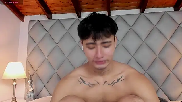 Snapshot of Clement_Reyes chatting on 11-21-25, 12:37 Clement Reyes online show from 11-21-25, 12:37