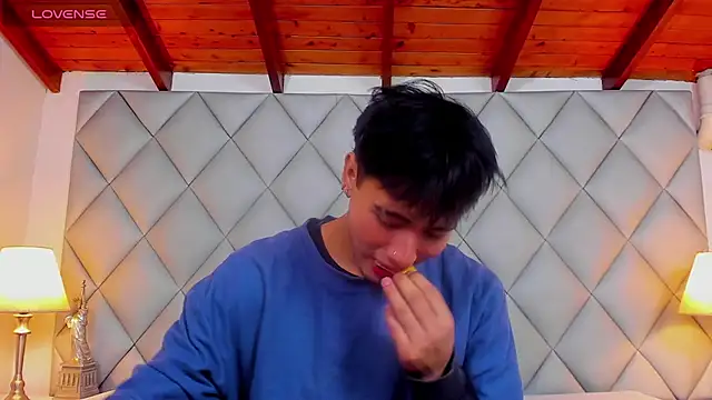 Snapshot of Clement_Reyes chatting on 12-04-25, 07:33 Clement Reyes online show from 12-04-25, 07:33