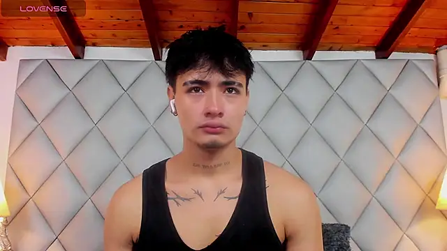 Snapshot of Clement_Reyes chatting on 12-18-25, 12:38 Clement Reyes online show from 12-18-25, 12:38