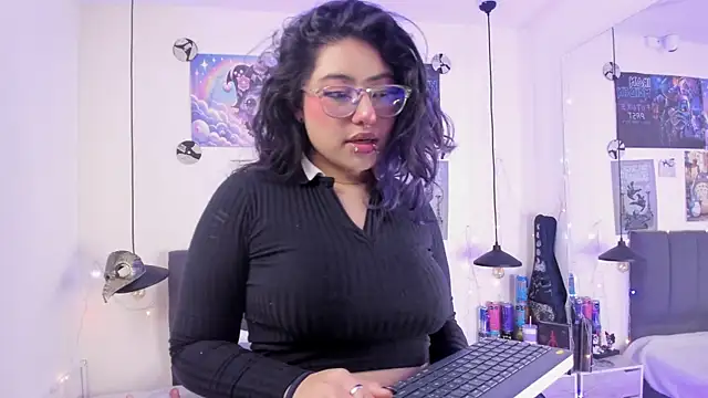 Snapshot of SabrinaV_ chatting on 07-04-26, 11:27 SabrinaV online show from 07-04-26, 11:27