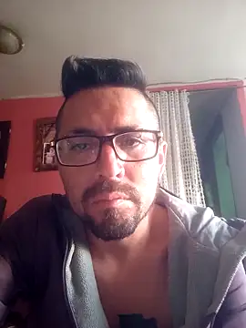 Snapshot of Lionardovssf35 chatting on 10-03-25, 09:23 Lionardovssf35 online show from 10-03-25, 09:23