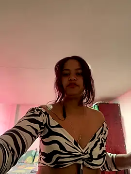 Snapshot of cata_bloom chatting on 10-11-25, 12:47 cata bloom online show from 10-11-25, 12:47