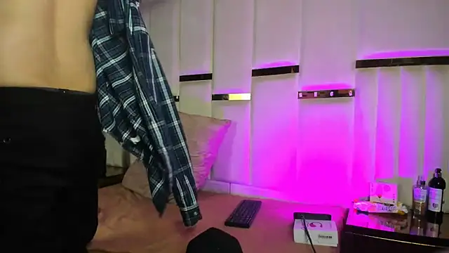 ANLLELOAndANGELA online show from 10-26-25, 06:03