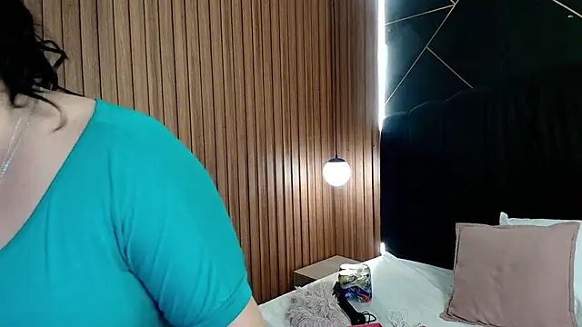 AgataThompson  online show from 02-19-26, 08:49