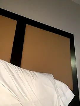 Snapshot of QUEENCALIMOD chatting on 10-28-25, 05:11 QUEENCALIMOD online show from 10-28-25, 05:11