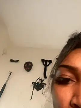 Snapshot of QUEENCALIMOD chatting on 12-02-25, 04:29 QUEENCALIMOD online show from 12-02-25, 04:29