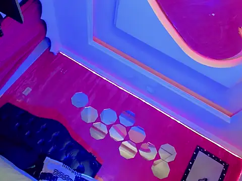 Snapshot of Julia_Bulette1 chatting on 09-28-25, 02:39 Julia Bulette1 online show from 09-28-25, 02:39