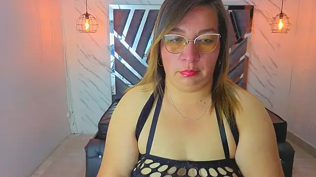 Snapshot of MaylinRosse_ chatting on 06-29-26, 06:19 MaylinRosse online show from 06-29-26, 06:19