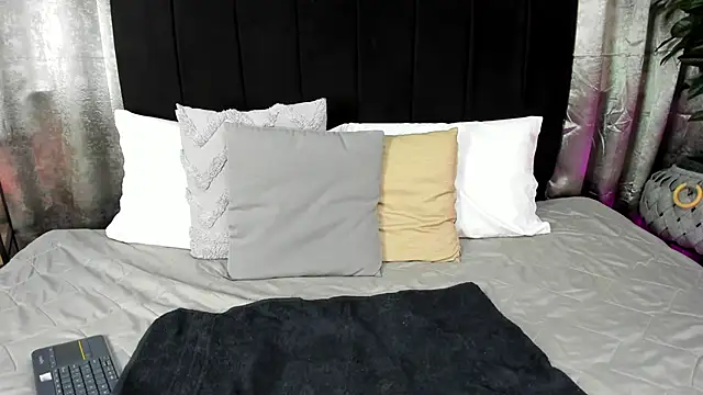 Lenapaul  online show from 10-24-25, 03:58