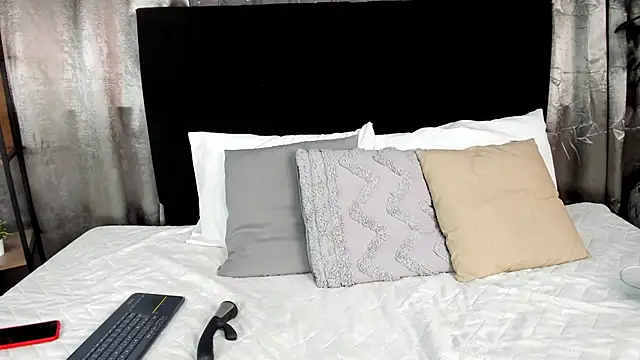 Lenapaul  online show from 11-11-25, 04:23