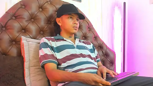 noah blake0 online show from 09-25-25, 02:48