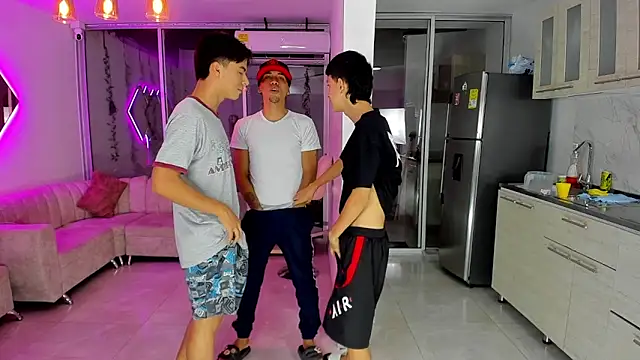 Snapshot of Houseofwarrios chatting on 09-18-25, 06:04 Houseofwarrios online show from 09-18-25, 06:04