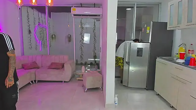 Snapshot of Houseofwarrios chatting on 09-23-25, 05:54 Houseofwarrios online show from 09-23-25, 05:54