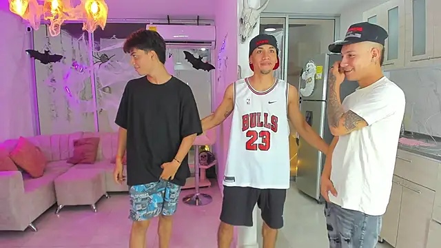 Snapshot of Houseofwarrios chatting on 09-24-25, 05:55 Houseofwarrios online show from 09-24-25, 05:55