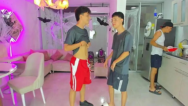 Snapshot of Houseofwarrios chatting on 09-26-25, 05:22 Houseofwarrios online show from 09-26-25, 05:22