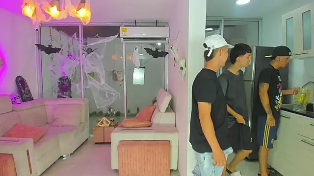 Snapshot of Houseofwarrios chatting on 10-04-25, 06:11 Houseofwarrios online show from 10-04-25, 06:11