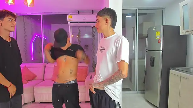 Snapshot of Houseofwarrios chatting on 12-05-25, 05:49 Houseofwarrios online show from 12-05-25, 05:49