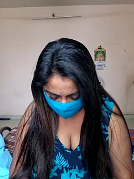 Snapshot of queendivya chatting on 06-19-26, 01:43 queendivya online show from 06-19-26, 01:43