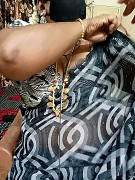 Snapshot of Maithili18 chatting on 09-25-25, 04:32 Maithili18 online show from 09-25-25, 04:32