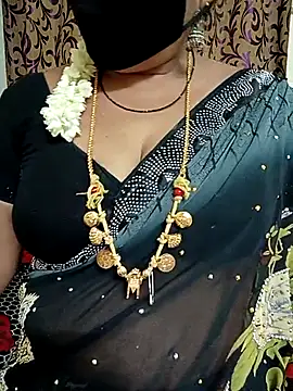 Snapshot of Maithili18 chatting on 09-29-25, 08:19 Maithili18 online show from 09-29-25, 08:19