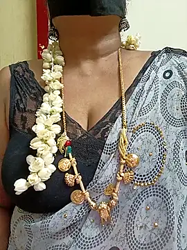 Snapshot of Maithili18 chatting on 10-05-25, 05:11 Maithili18 online show from 10-05-25, 05:11