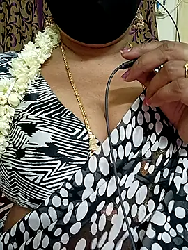 Snapshot of Maithili18 chatting on 10-12-25, 06:56 Maithili18 online show from 10-12-25, 06:56