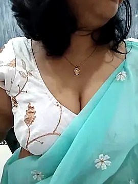 divya-jannu online show from 10-20-25, 07:03