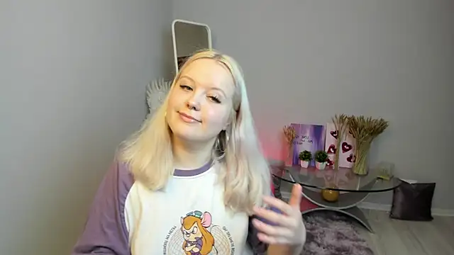 Snapshot of RoseThomas_ chatting on 09-26-25, 01:37 RoseThomas online show from 09-26-25, 01:37