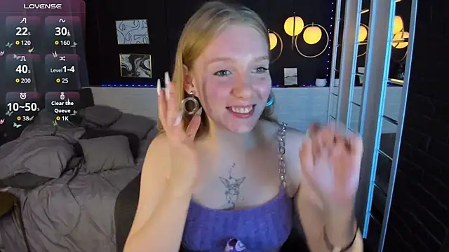 Layla Glam online show from 09-21-25, 01:35