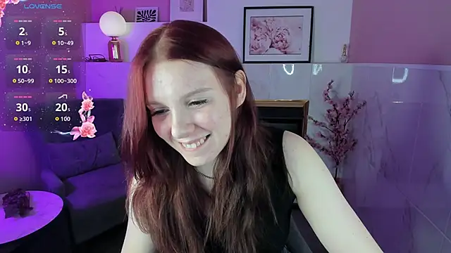 Layla Glam online show from 10-22-25, 05:41