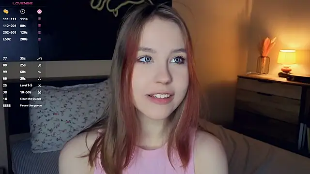 Snapshot of MaliaBourraine chatting on 12-01-25, 07:02 MaliaBourraine online show from 12-01-25, 07:02