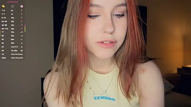 Snapshot of MaliaBourraine chatting on 12-05-25, 07:06 MaliaBourraine online show from 12-05-25, 07:06