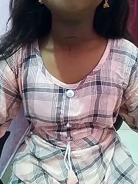 Snapshot of pari_rani7 chatting on 10-23-25, 04:01 pari rani7 online show from 10-23-25, 04:01