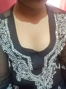 Snapshot of pari_rani7 chatting on 10-24-25, 03:47 pari rani7 online show from 10-24-25, 03:47