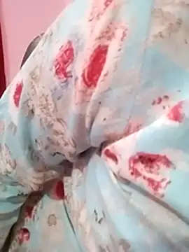 Snapshot of pari_rani7 chatting on 10-25-25, 04:09 pari rani7 online show from 10-25-25, 04:09