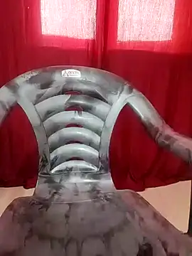 Snapshot of pari_rani7 chatting on 10-29-25, 04:26 pari rani7 online show from 10-29-25, 04:26