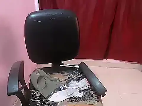 Snapshot of pari_rani7 chatting on 11-07-25, 04:01 pari rani7 online show from 11-07-25, 04:01