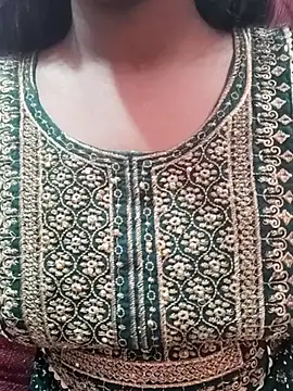 Snapshot of pari_rani7 chatting on 11-15-25, 03:59 pari rani7 online show from 11-15-25, 03:59