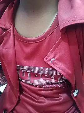 Snapshot of pari_rani7 chatting on 11-16-25, 04:07 pari rani7 online show from 11-16-25, 04:07