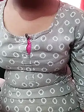 Snapshot of pari_rani7 chatting on 11-20-25, 03:50 pari rani7 online show from 11-20-25, 03:50