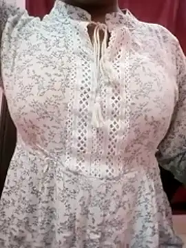 Snapshot of pari_rani7 chatting on 11-22-25, 04:55 pari rani7 online show from 11-22-25, 04:55