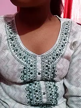 Snapshot of pari_rani7 chatting on 11-23-25, 03:39 pari rani7 online show from 11-23-25, 03:39