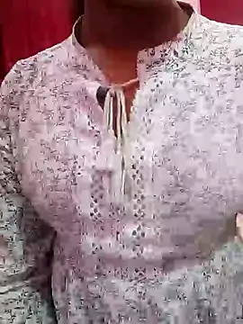 Snapshot of pari_rani7 chatting on 11-26-25, 04:57 pari rani7 online show from 11-26-25, 04:57