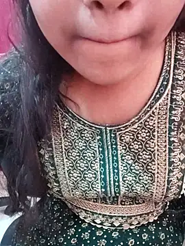 Snapshot of pari_rani7 chatting on 11-27-25, 04:14 pari rani7 online show from 11-27-25, 04:14