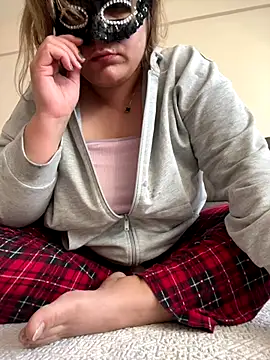 Snapshot of Heidaa chatting on 12-17-25, 06:52 Heidaa online show from 12-17-25, 06:52