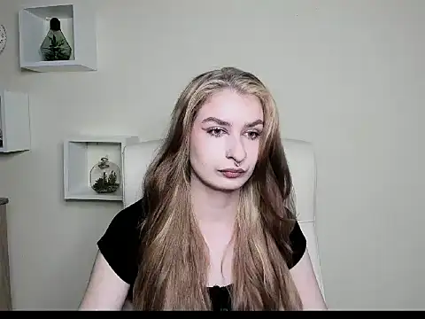 NinaBlond1 online show from 10-14-25, 05:41