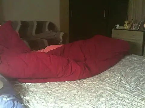 Lauray1 online show from 11-28-25, 05:04